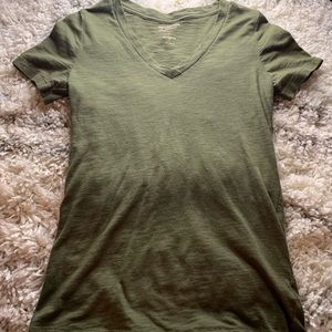 arizona olive green v neck t-shirt, size small